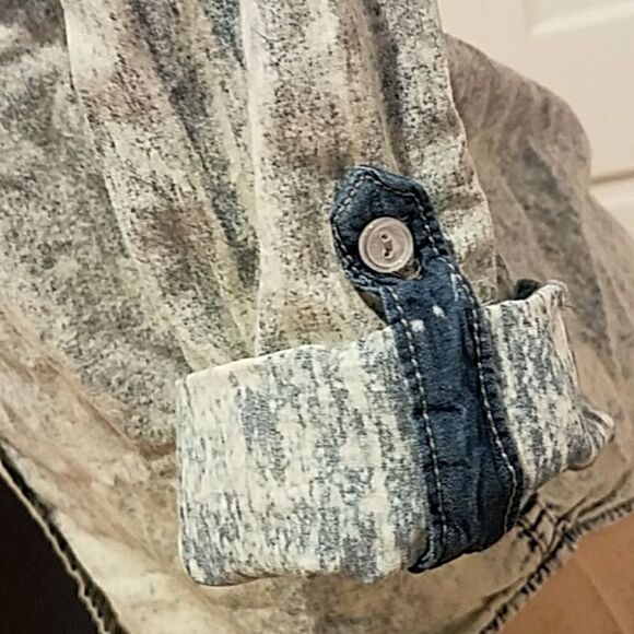 Denim long sleeves jean Shirt size small - Picture 2 of 6